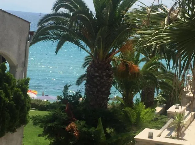 Frenki By The Sea Siviri